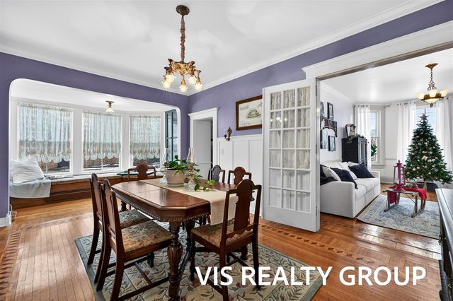 223 E Savidge Street, Spring Lake, MI 49456