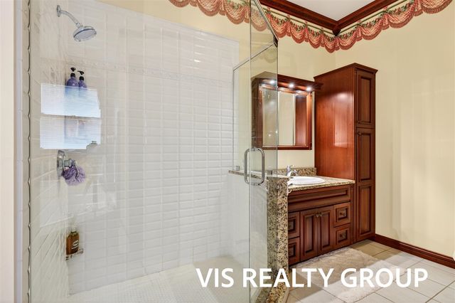 223 E Savidge Street, Spring Lake, MI 49456