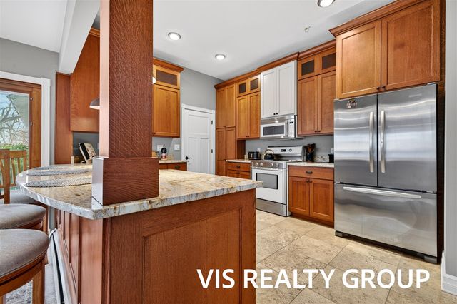 223 E Savidge Street, Spring Lake, MI 49456