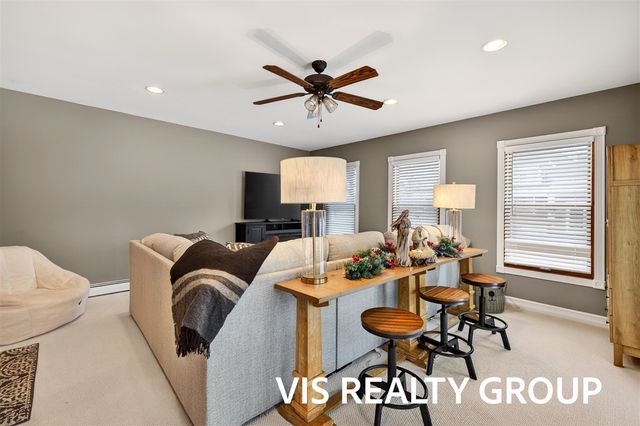 223 E Savidge Street, Spring Lake, MI 49456