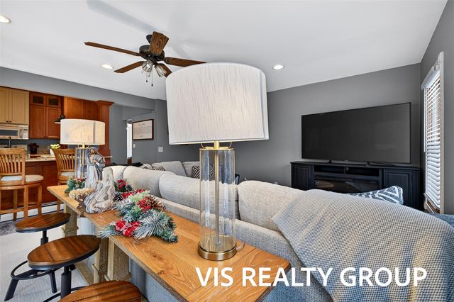 223 E Savidge Street, Spring Lake, MI 49456