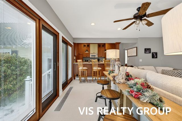 223 E Savidge Street, Spring Lake, MI 49456