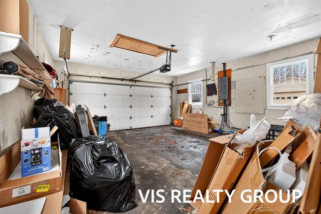 223 E Savidge Street, Spring Lake, MI 49456