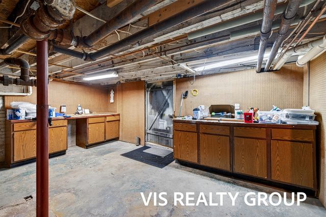 223 E Savidge Street, Spring Lake, MI 49456