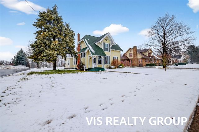 223 E Savidge Street, Spring Lake, MI 49456