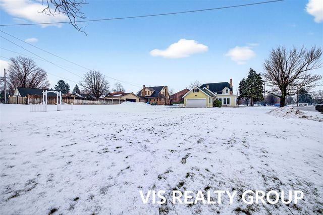 223 E Savidge Street, Spring Lake, MI 49456