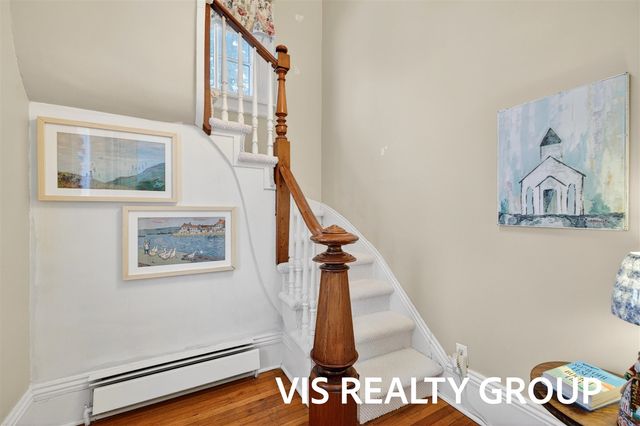 223 E Savidge Street, Spring Lake, MI 49456