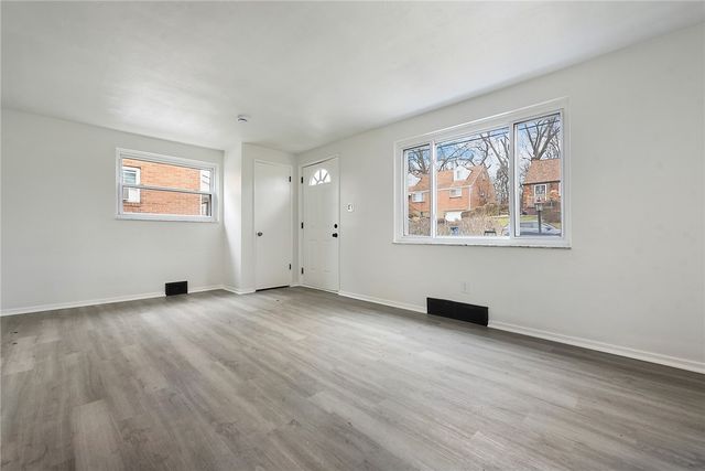 7841 Mark Dr, Verona, PA 15147