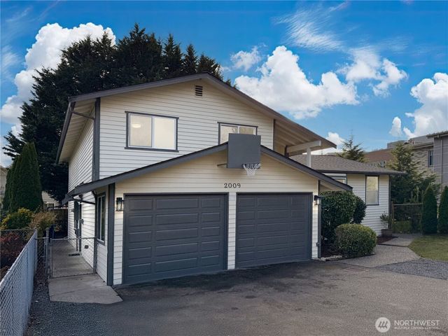 2009 N 154th Place, Shoreline, WA 98133