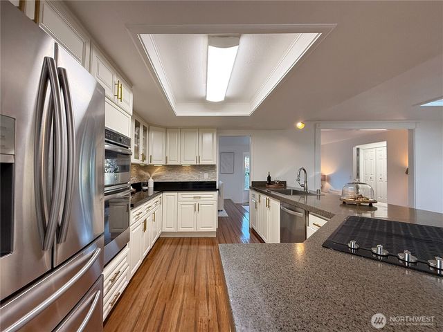 2009 N 154th Place, Shoreline, WA 98133