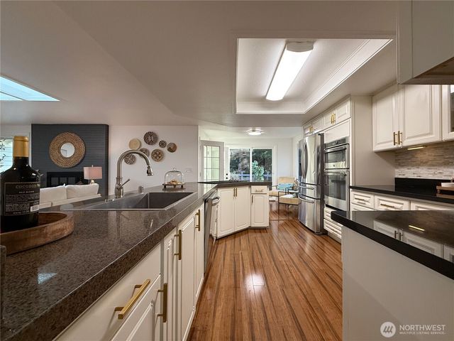 2009 N 154th Place, Shoreline, WA 98133