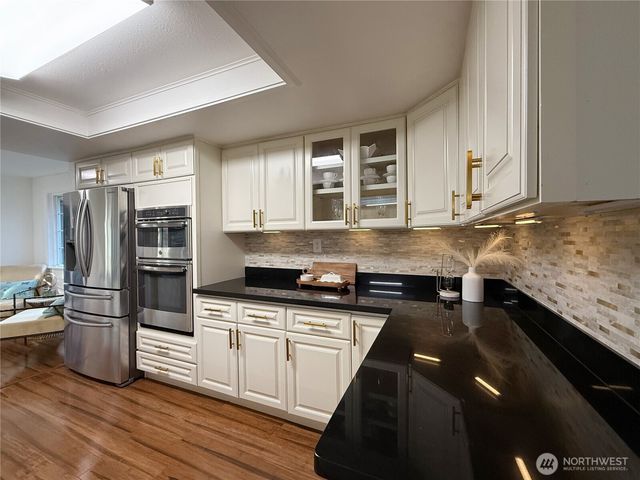 2009 N 154th Place, Shoreline, WA 98133