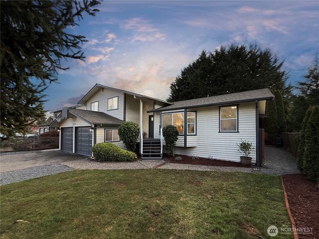 2009 N 154th Place, Shoreline, WA 98133