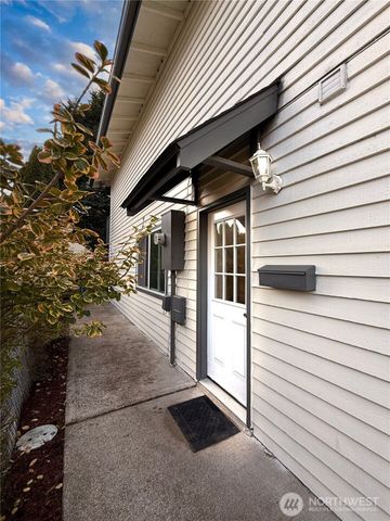 2009 N 154th Place, Shoreline, WA 98133