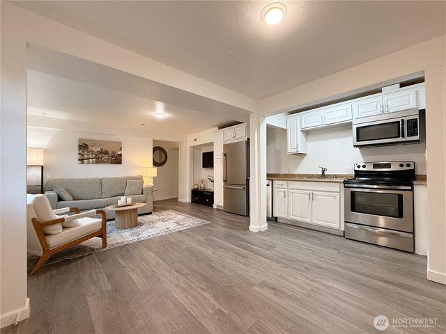 2009 N 154th Place, Shoreline, WA 98133