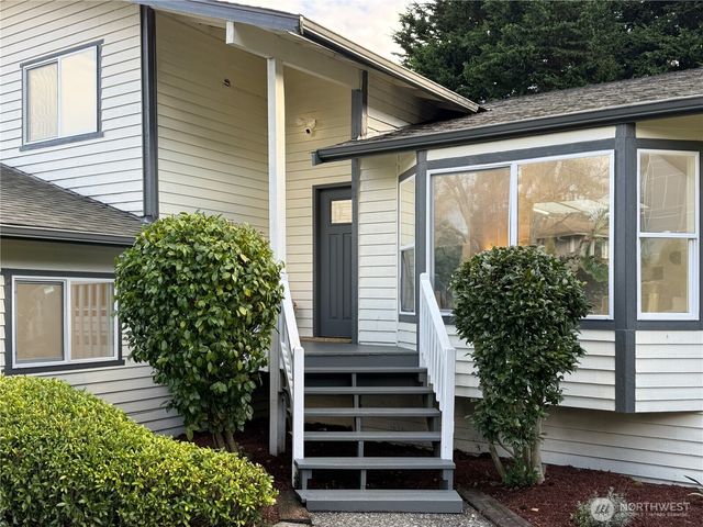 2009 N 154th Place, Shoreline, WA 98133