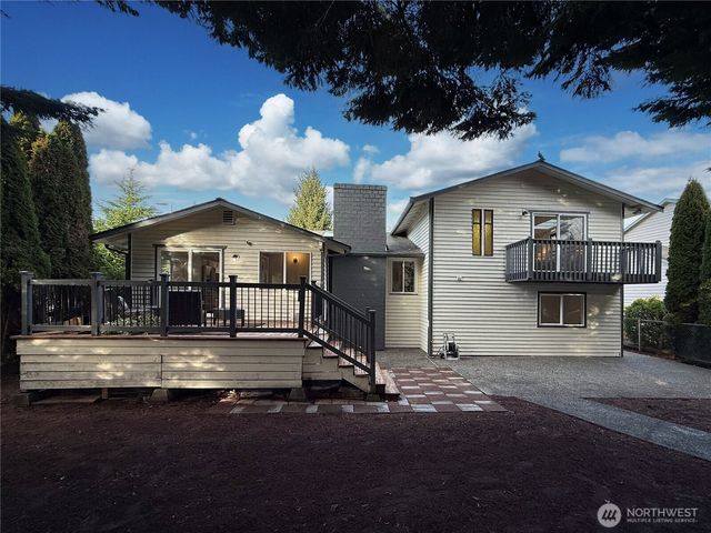 2009 N 154th Place, Shoreline, WA 98133