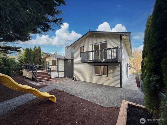 2009 N 154th Place, Shoreline, WA 98133