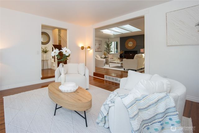 2009 N 154th Place, Shoreline, WA 98133