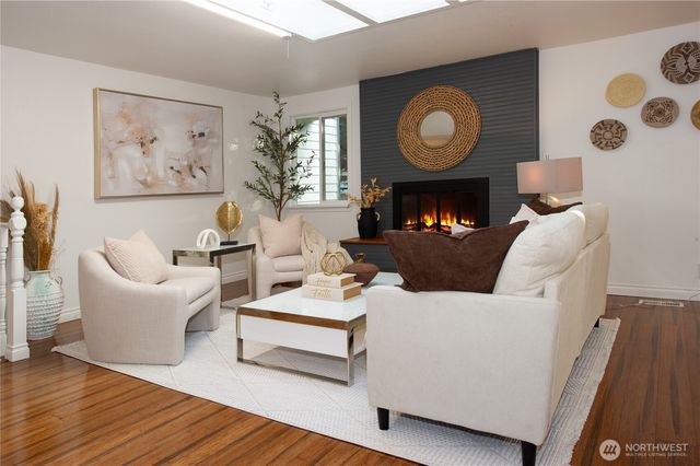 2009 N 154th Place, Shoreline, WA 98133