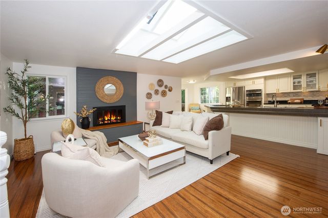 2009 N 154th Place, Shoreline, WA 98133