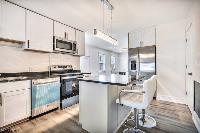 3024 Vega Avenue, Cleveland, OH 44113