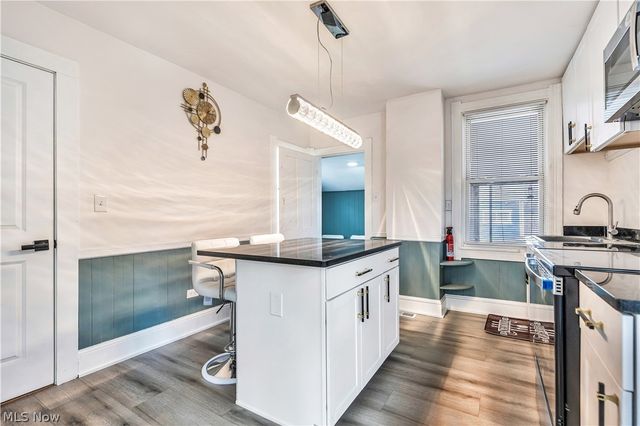 3024 Vega Avenue, Cleveland, OH 44113