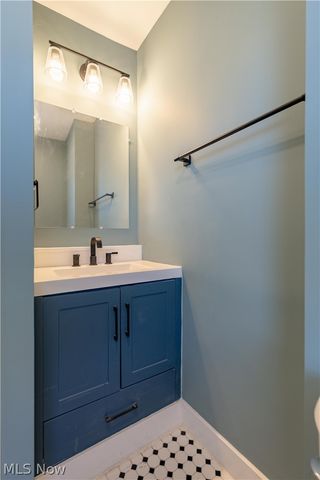 3024 Vega Avenue, Cleveland, OH 44113