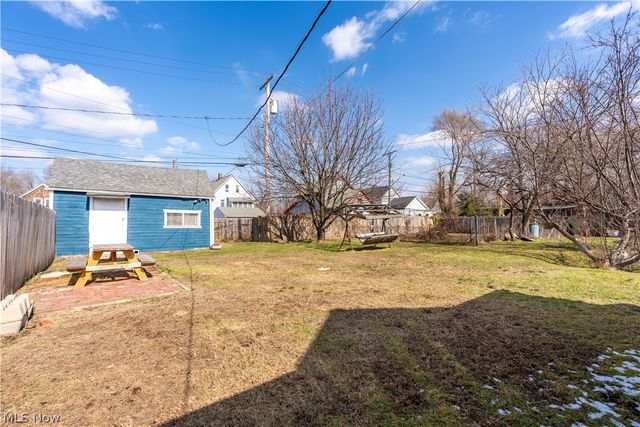 3024 Vega Avenue, Cleveland, OH 44113