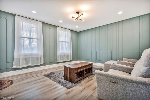 3024 Vega Avenue, Cleveland, OH 44113