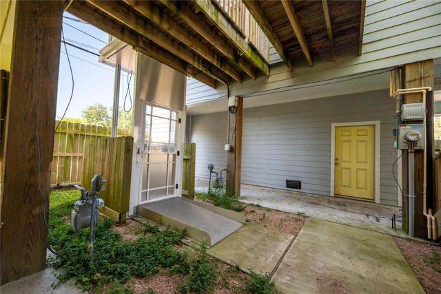 913 Moody Avenue, Galveston, TX 77550