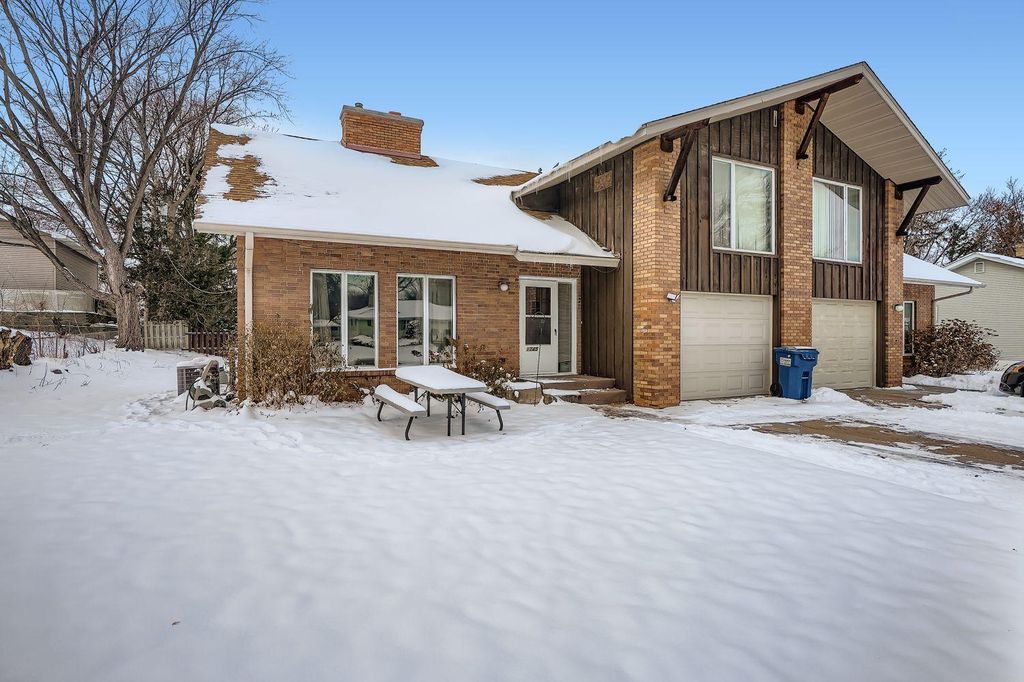 1745 Duluth Street, Maplewood, MN 55109