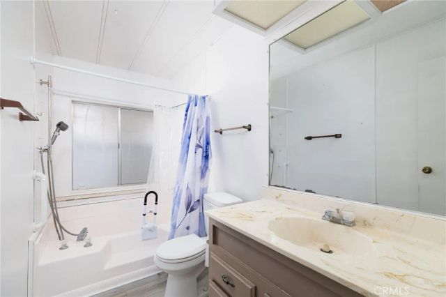 881 N Lake North 301, Hemet, CA 92544