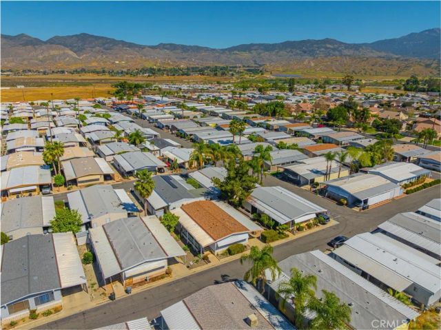881 N Lake North 301, Hemet, CA 92544