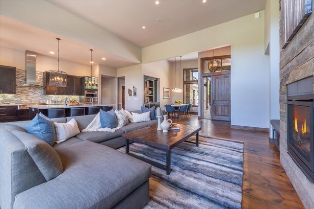 11102 Meek Court, Truckee, CA 96161