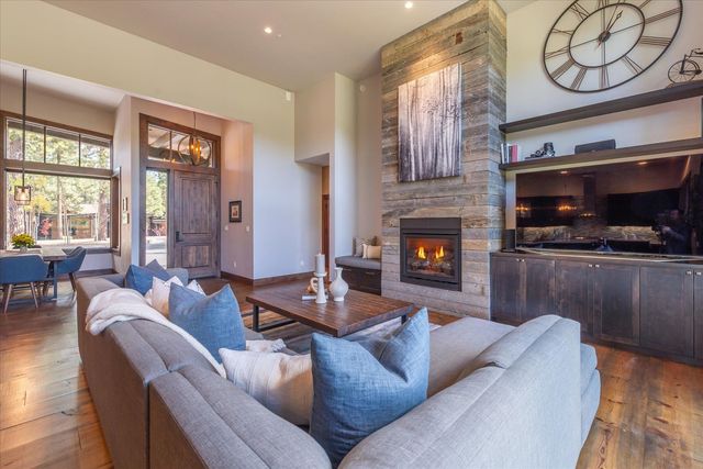 11102 Meek Court, Truckee, CA 96161