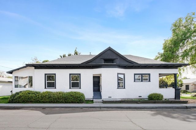 186 N College Avenue, Fresno, CA 93701