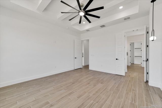 124 Sunset, La Vernia, TX 78121