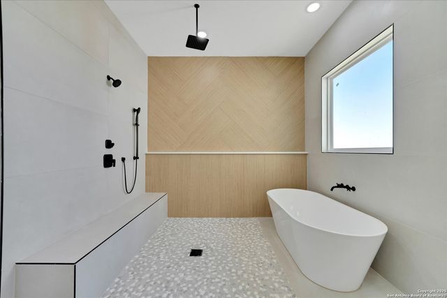 124 Sunset, La Vernia, TX 78121