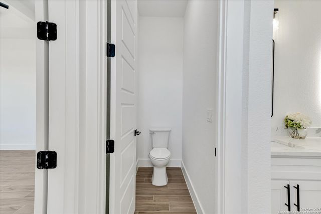 124 Sunset, La Vernia, TX 78121