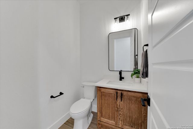 124 Sunset, La Vernia, TX 78121