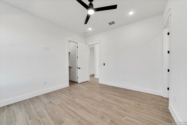 124 Sunset, La Vernia, TX 78121