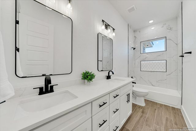 124 Sunset, La Vernia, TX 78121