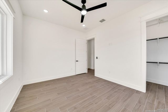 124 Sunset, La Vernia, TX 78121