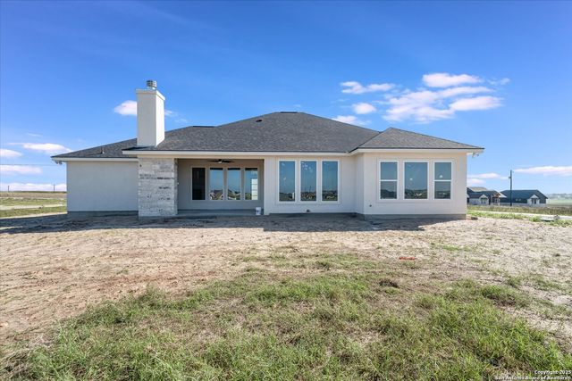 124 Sunset, La Vernia, TX 78121