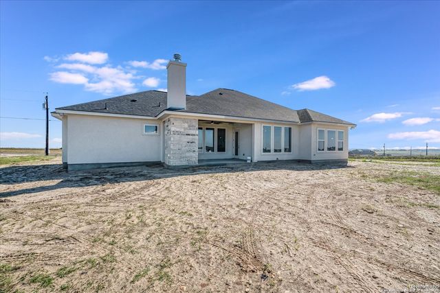 124 Sunset, La Vernia, TX 78121