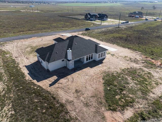124 Sunset, La Vernia, TX 78121