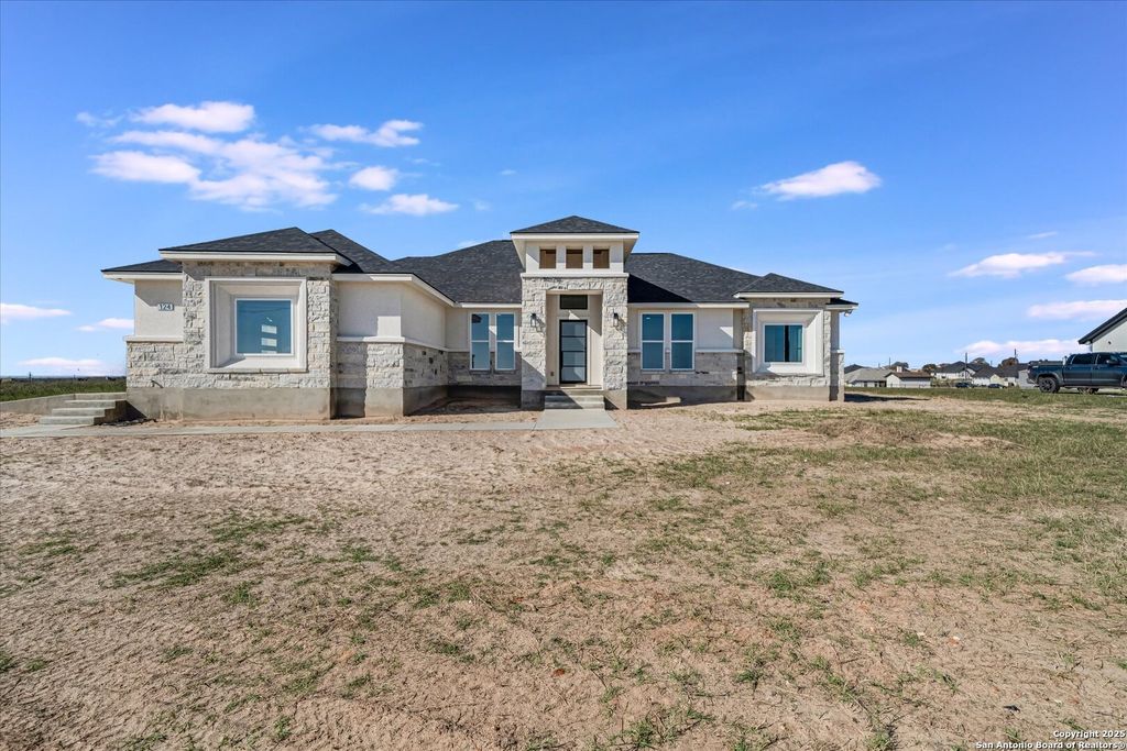 124 Sunset, La Vernia, TX 78121