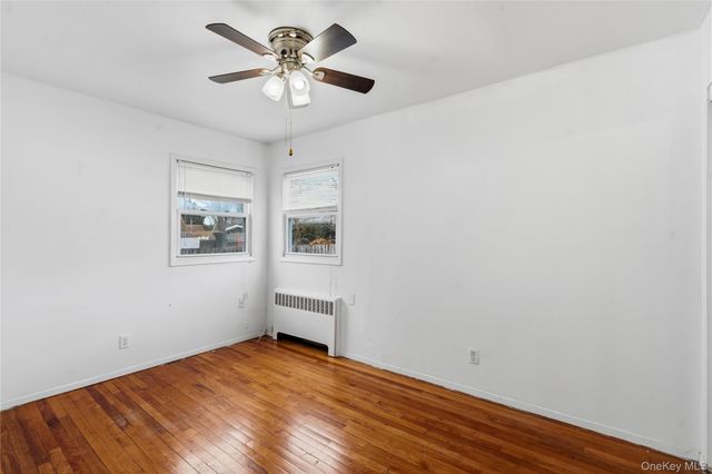 22 Woodcrest Road, Hicksville, NY 11801