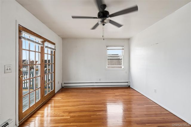 22 Woodcrest Road, Hicksville, NY 11801